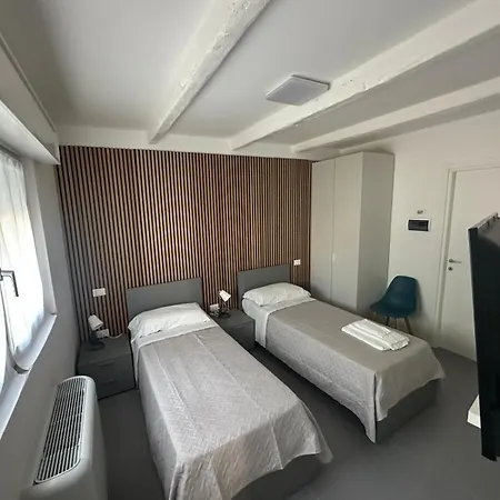 Guest house Jesi Home *